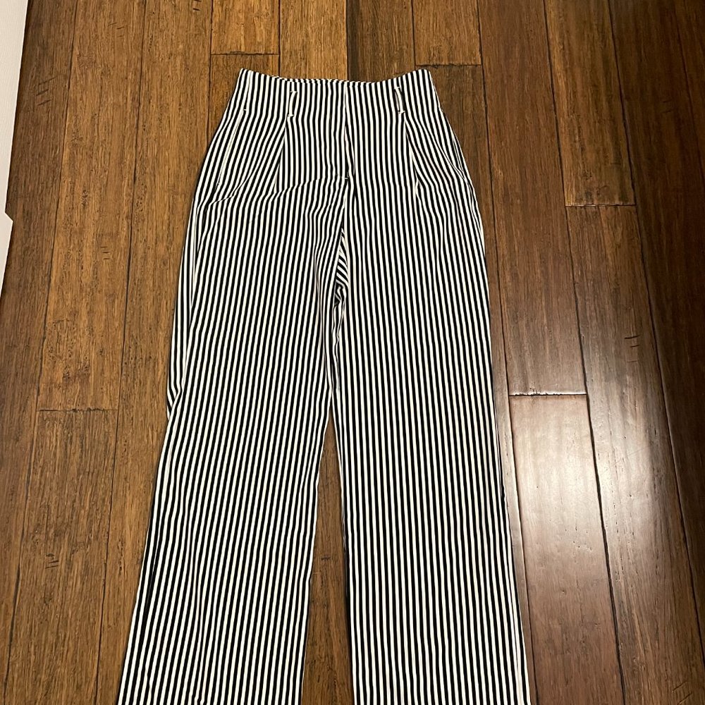 DYNAMITE - women black/white pants - size medium  - BRAND NEW